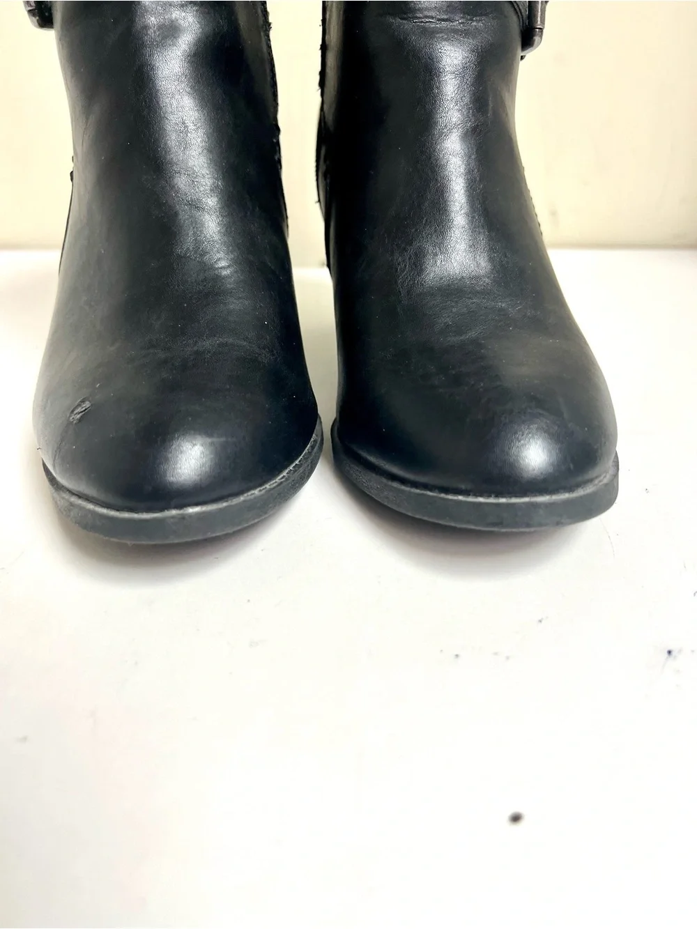 Bass 7.5M Felicia women's black leather ankle boots round toes minimalist biker